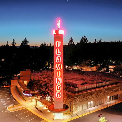 Flamingo Resort and Spa Santa Rosa Sonoma, Tapestry by Hilton